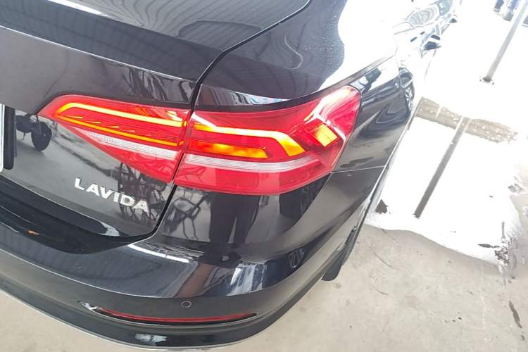 Used Volkswagen Lavida 2019 1.5L Automatic Comfort Edition China VI Standard Right Rear Taillight