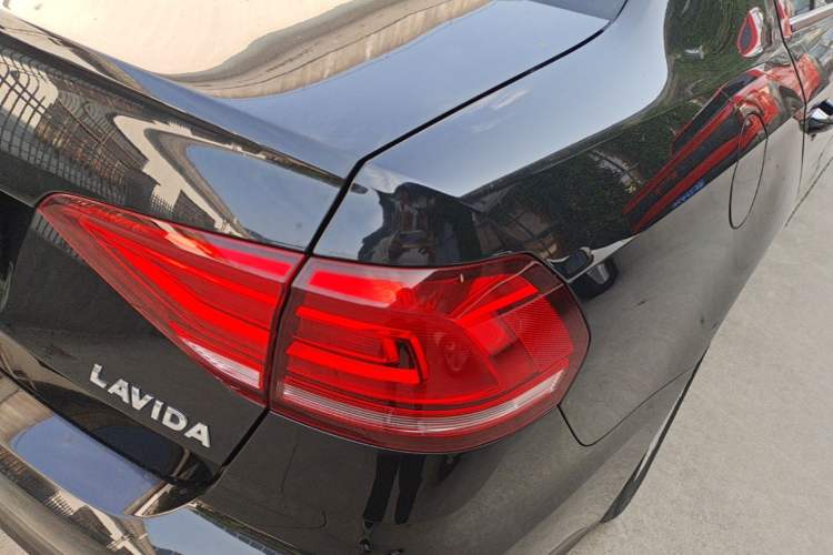 Used Volkswagen Lavida 2019 Lavida Start 1.5L Automatic Trendy Version China VI Standard Right Rear Taillight