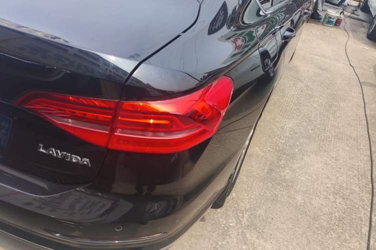Used Volkswagen Lavida 2019 1.5L Automatic Comfort Edition China VI Standard Right Rear Taillight