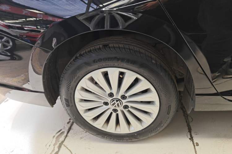 Used Volkswagen Lavida 2019 1.5L Automatic Vision Edition China VI Standard Right Rear Wheel Hub