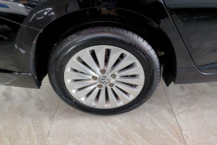 Used Volkswagen Lavida 2019 1.5L Automatic Comfort Edition China VI Standard Right Rear Wheel Hub