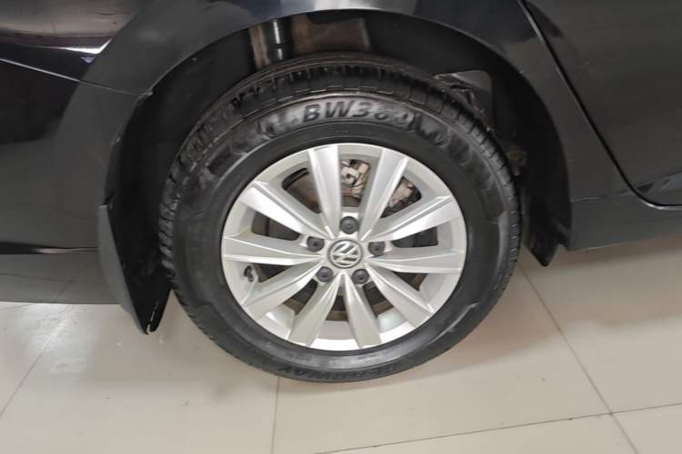 Used Volkswagen Lavida 2019 1.5L Automatic Fashion Edition China VI Right Rear Wheel Hub