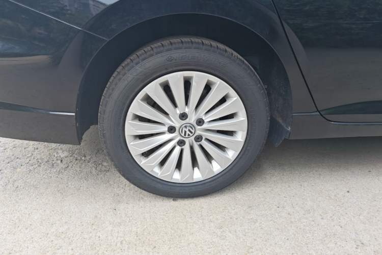 Used Volkswagen Lavida 2019 1.5L Automatic Comfort Edition China VI Standard Right Rear Wheel Hub