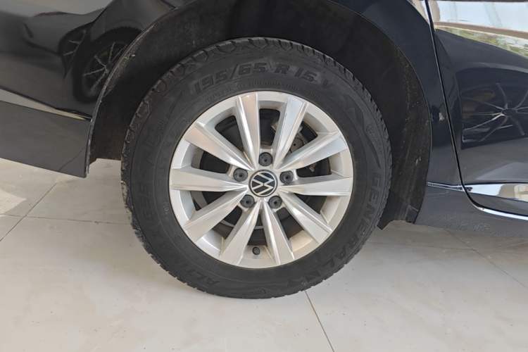 Used Volkswagen Lavida 2019 1.5L Automatic Comfort Edition China VI Standard Right Rear Wheel Hub