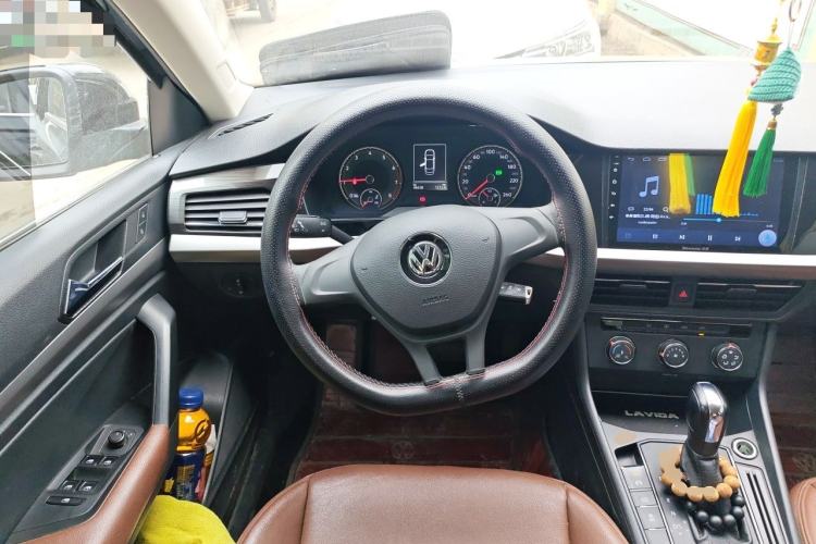 Used Volkswagen Lavida 2019 1.5L Automatic Fashion Edition China VI Steering Wheel