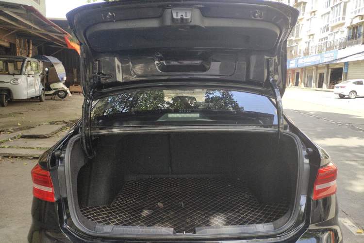 Used Volkswagen Lavida 2019 280TSI DSG Comfort Edition China VI standard Trunk