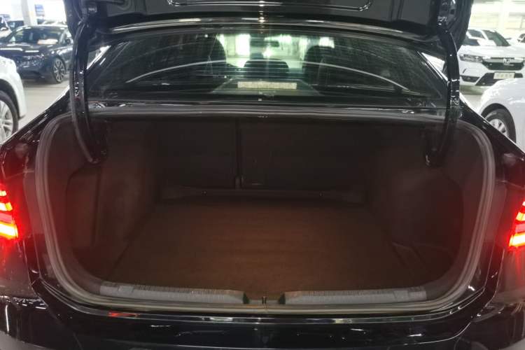 Used Volkswagen Lavida 2019 1.5L Automatic Comfort Edition China VI Standard Trunk