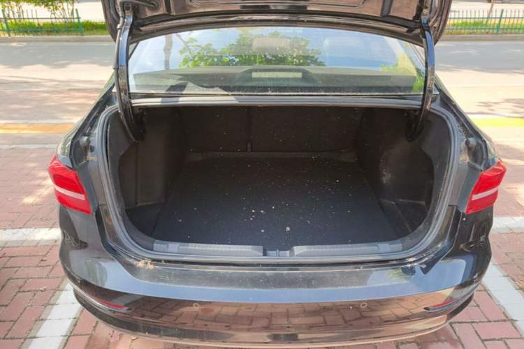 Used Volkswagen Lavida 2019 1.5L Automatic Comfort Edition China VI Standard Trunk