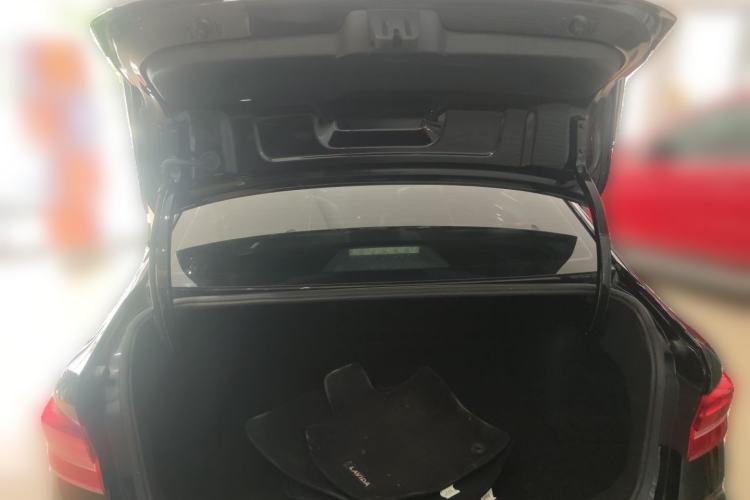 Used Volkswagen Lavida 2019 280TSI DSG Comfort Edition China VI standard Trunk