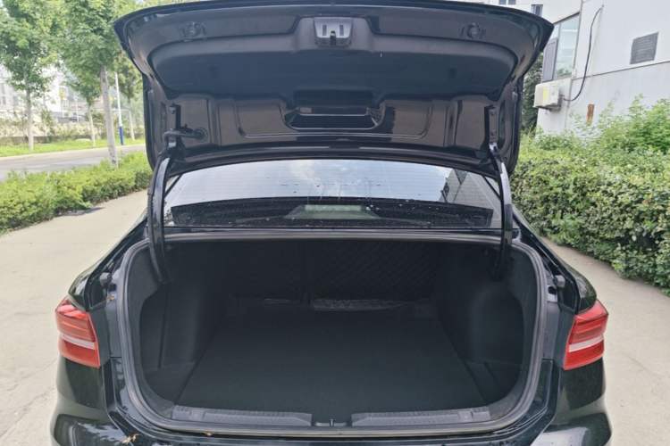 Used Volkswagen Lavida 2019 1.5L Automatic Comfort Edition China VI Standard Trunk