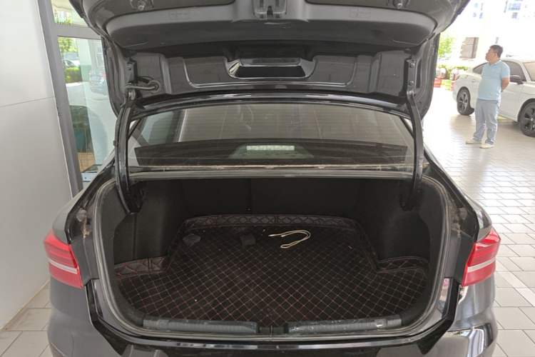 Used Volkswagen Lavida 2019 280TSI DSG Comfort Edition China VI standard Trunk