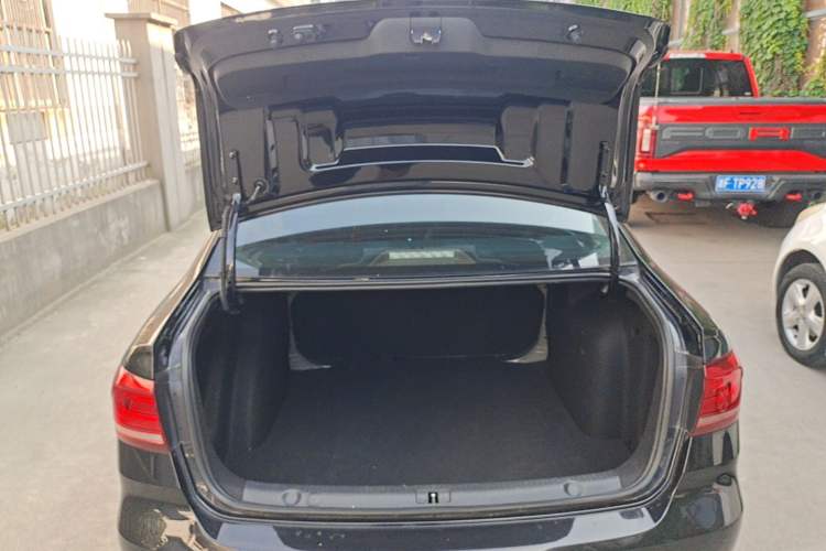 Used Volkswagen Lavida 2019 Lavida Start 1.5L Automatic Trendy Version China VI Standard Trunk