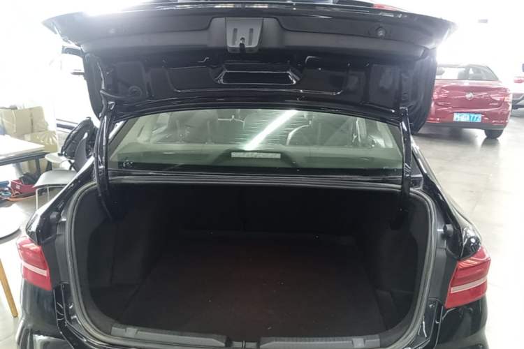 Used Volkswagen Lavida 2019 1.5L Automatic Vision Edition China VI Standard Trunk