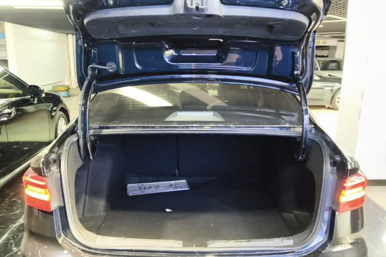 Used Volkswagen Lavida 2019 1.5L Automatic Comfort Edition China VI Standard Trunk