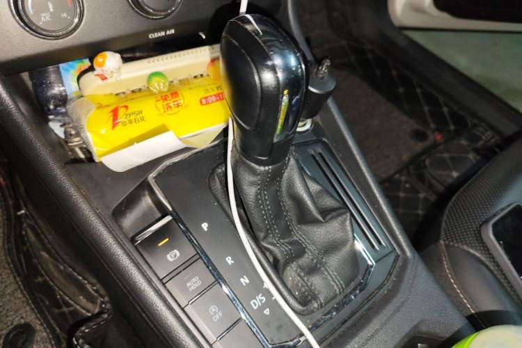 Used Volkswagen Lavida 2019 1.5L Automatic Comfort Edition China VI Standard Gear Lever