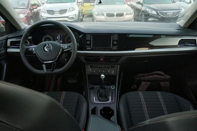 Used Volkswagen Lavida 2019 280TSI DSG Comfort Edition China VI standard Center Console