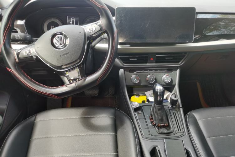 Used Volkswagen Lavida 2019 1.5L Automatic Vision Edition China VI Standard Center Console