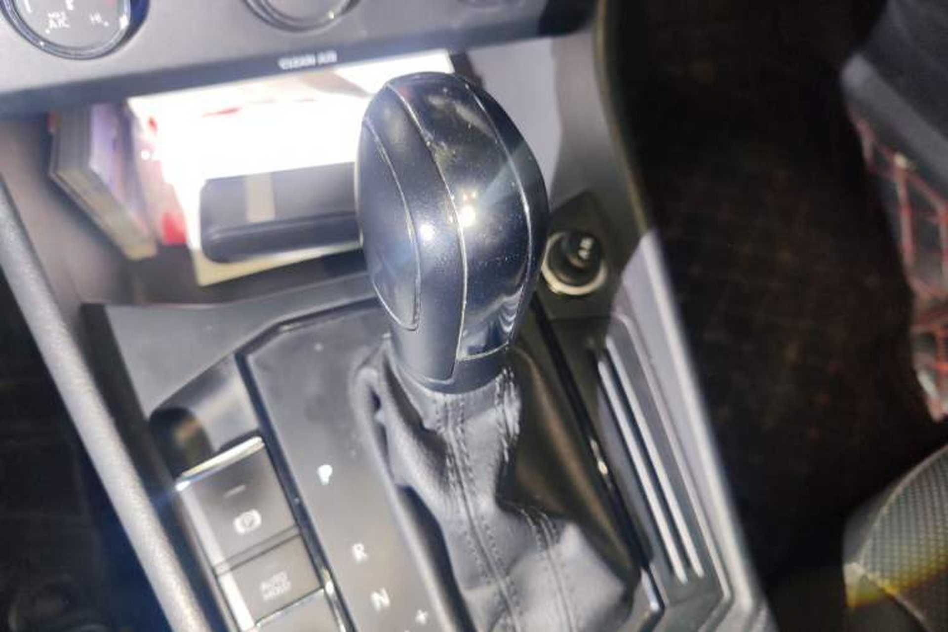Used Volkswagen Lavida 2019 1.5L Automatic Comfort Edition China VI Standard Gear Lever