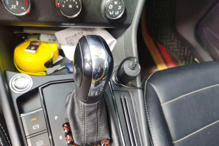 Used Volkswagen Lavida 2019 1.5L Automatic Vision Edition China VI Standard Gear Lever