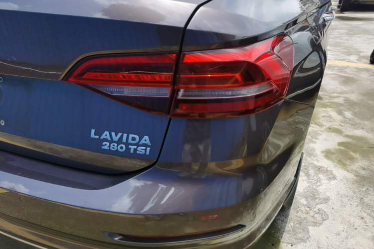 Used Volkswagen Lavida 2019 280TSI DSG Luxury Edition China VI Standard Right Rear Taillight