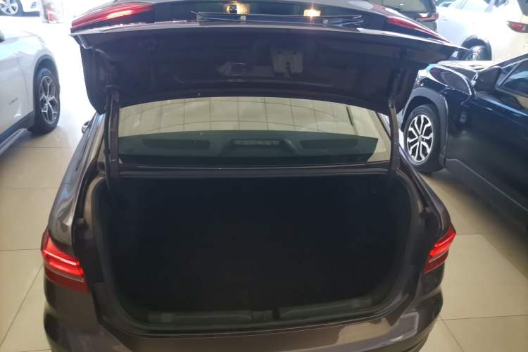 Used Volkswagen Lavida 2019 280TSI DSG Comfort Edition China VI standard Trunk