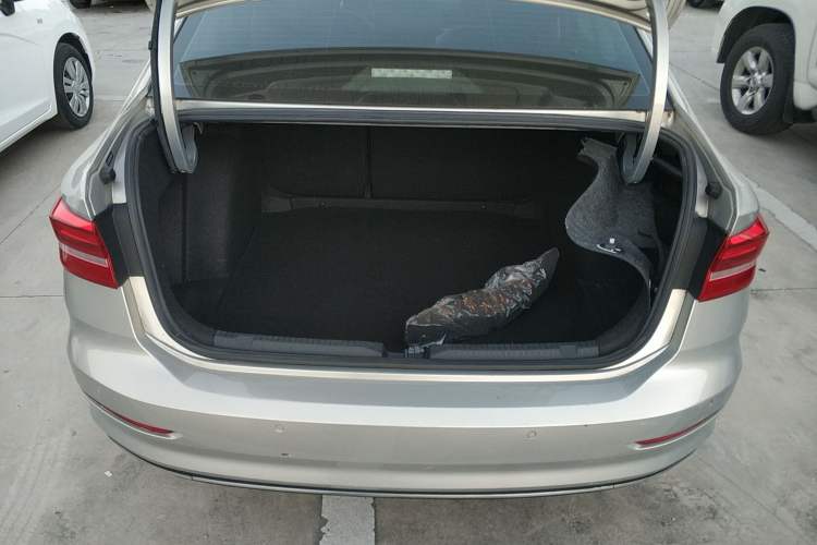 Used Volkswagen Lavida 2019 280TSI DSG Comfort Edition China VI standard Trunk