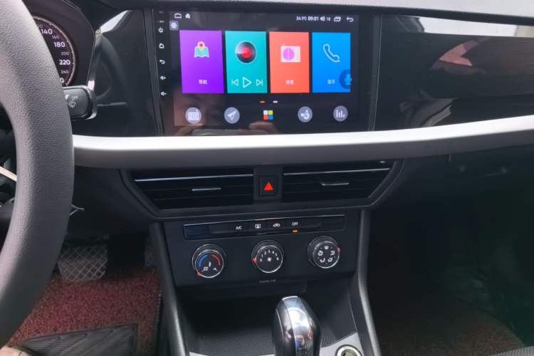 Used Volkswagen Lavida 2019 1.5L Automatic Comfort Edition China VI Standard Audio And AC Panel