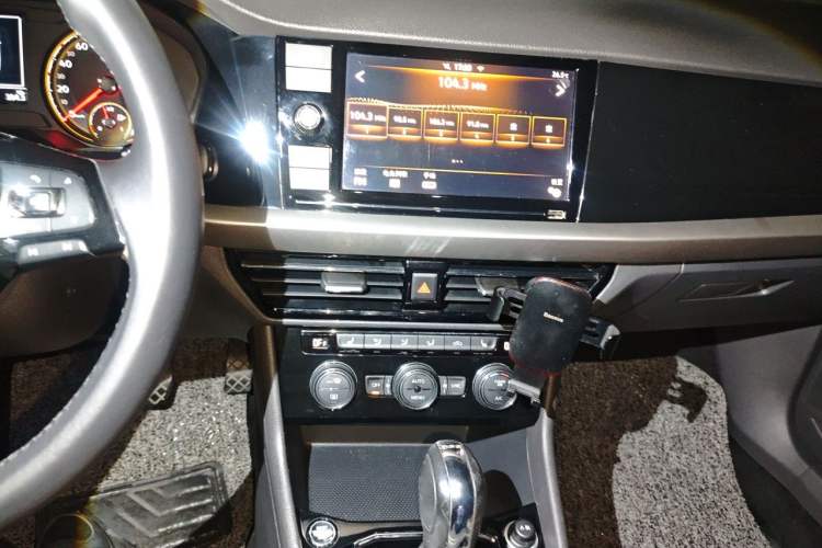 Used Volkswagen Lavida 2019 280TSI DSG Luxury Edition China VI Standard Audio And AC Panel