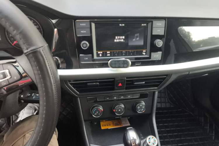 Used Volkswagen Lavida 2019 1.5L Automatic Comfort Edition China VI Standard Audio And AC Panel