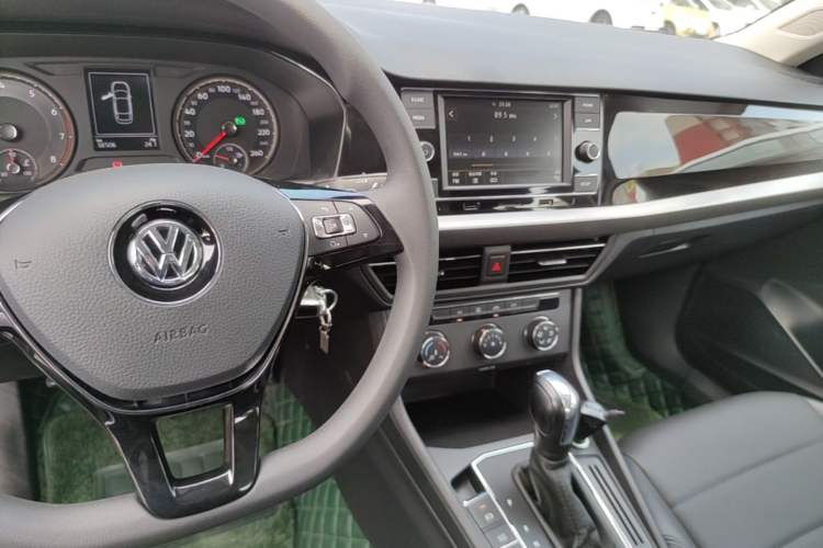 Used Volkswagen Lavida 2019 1.5L Automatic Comfort Edition China VI Standard Audio And AC Panel