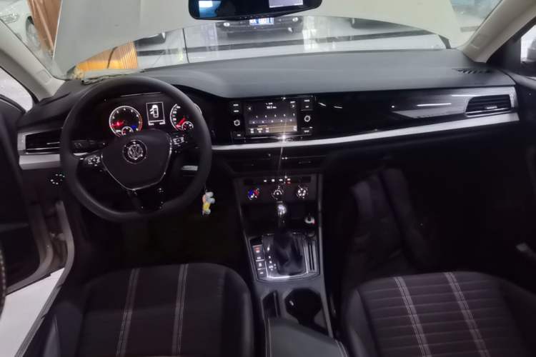 Used Volkswagen Lavida 2019 280TSI DSG Comfort Edition China VI standard Center Console