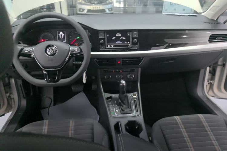 Used Volkswagen Lavida 2019 280TSI DSG Comfort Edition China VI standard Center Console