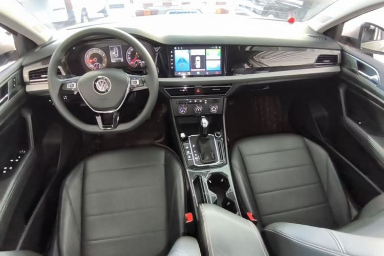 Used Volkswagen Lavida 2019 1.5L Automatic Comfort Edition China VI Standard Center Console