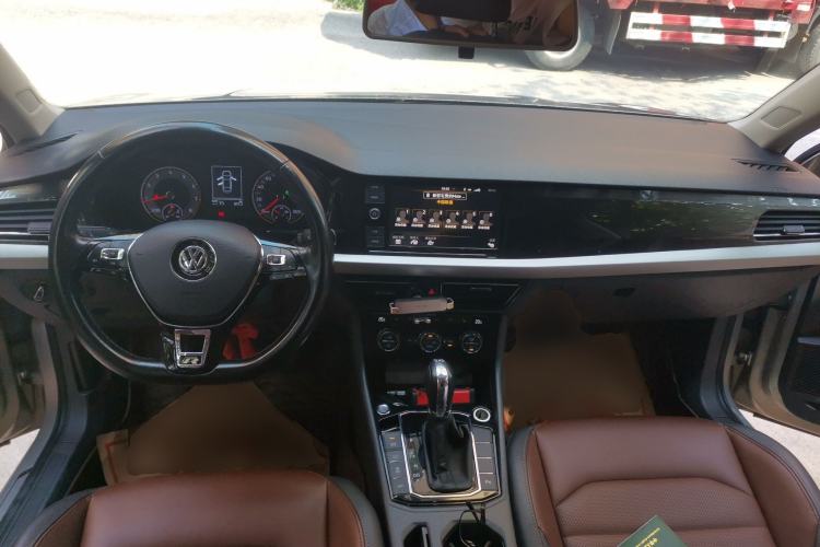 Used Volkswagen Lavida 2019 280TSI DSG Luxury Edition China VI Standard Center Console