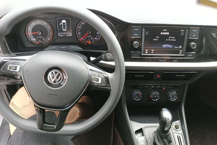 Used Volkswagen Lavida 2019 1.5L Automatic Vision Edition China VI Standard Center Console