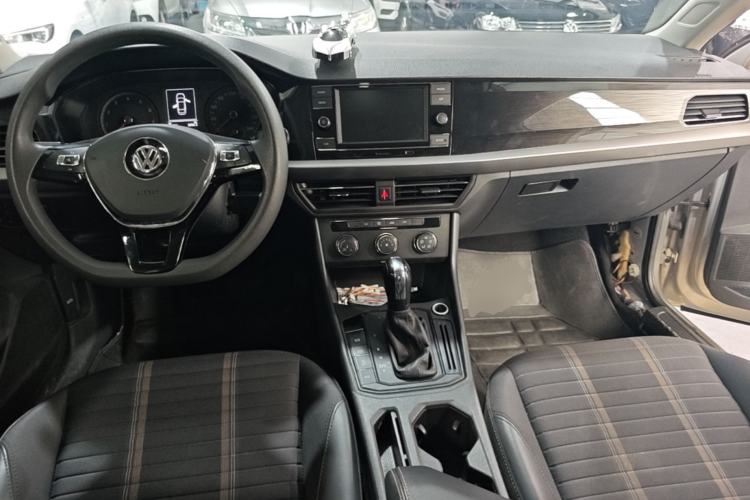 Used Volkswagen Lavida 2019 280TSI DSG Comfort Edition China VI standard Center Console