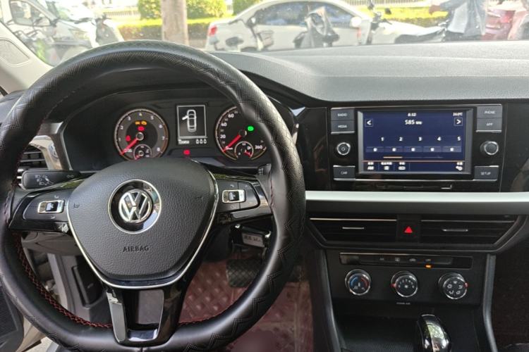 Used Volkswagen Lavida 2019 1.5L Automatic Comfort Edition China VI Standard Center Console