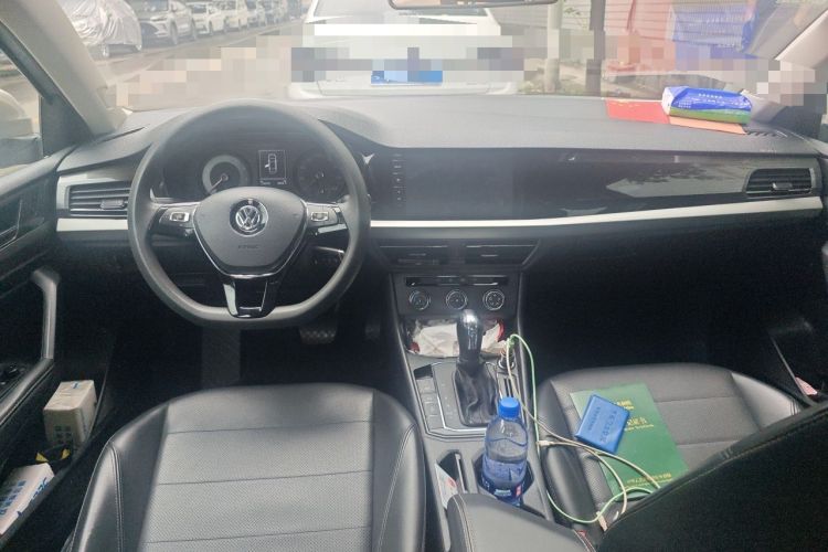 Used Volkswagen Lavida 2019 1.5L Automatic Comfort Edition China VI Standard Center Console