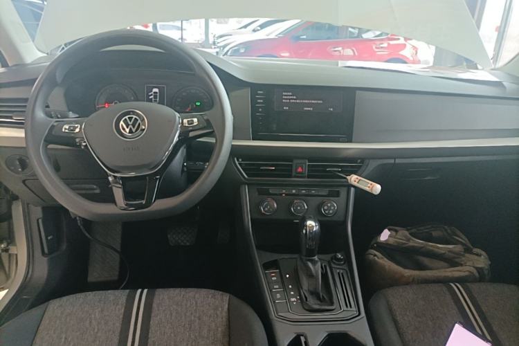 Used Volkswagen Lavida 2019 1.5L Automatic Comfort Edition China VI Standard Center Console