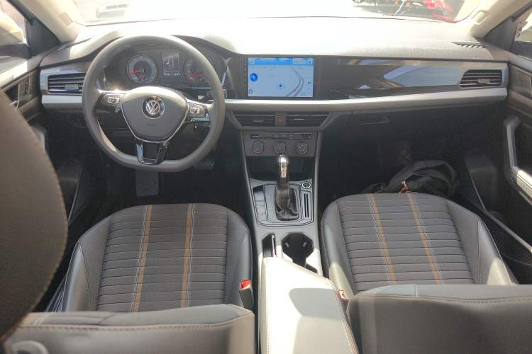 Used Volkswagen Lavida 2019 280TSI DSG Comfort Edition China VI standard Center Console