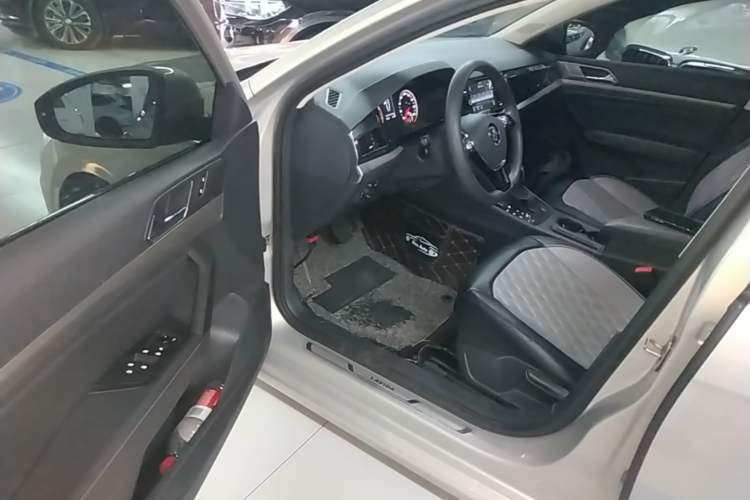 Used Volkswagen Lavida 2019 280TSI DSG Comfort Edition China VI standard Driver Seat