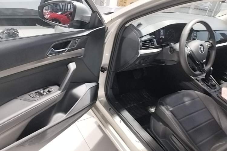 Used Volkswagen Lavida 2019 1.5L Automatic Comfort Edition China VI Standard Driver Seat