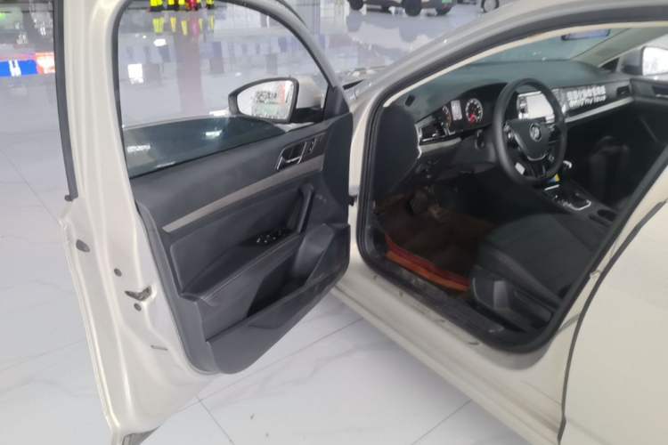 Used Volkswagen Lavida 2019 1.5L Automatic Comfort Edition China VI Standard Driver Seat