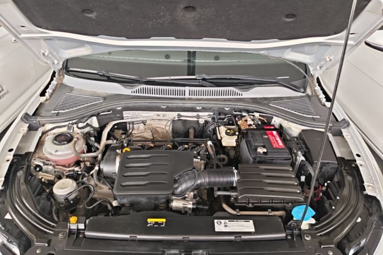 Used Volkswagen Lavida 2019 1.5L Automatic Fashion Edition China VI Engine Bay