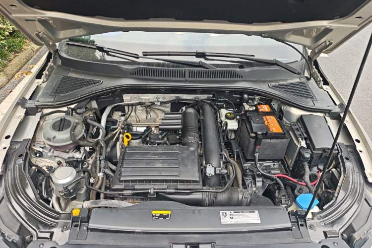 Used Volkswagen Lavida 2019 280TSI DSG Comfort Edition China VI standard Engine Bay
