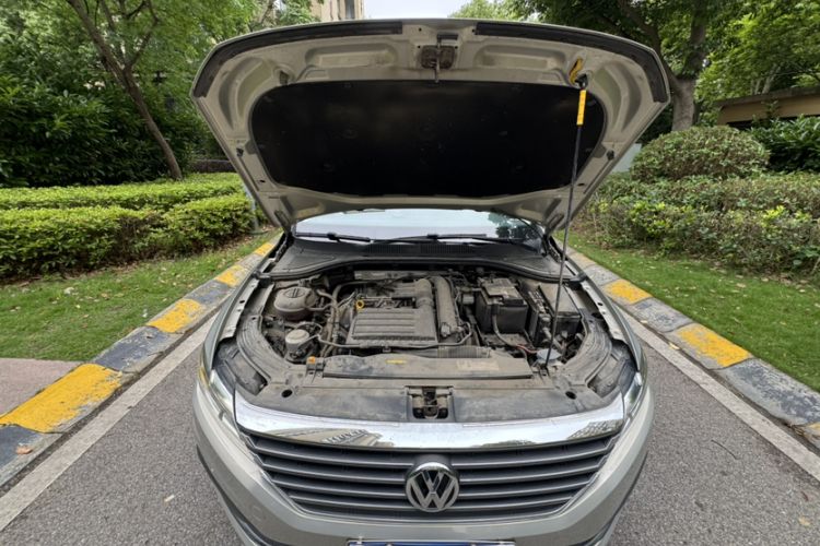 Used Volkswagen Lavida 2019 280TSI DSG Comfort Edition China VI standard Engine Bay