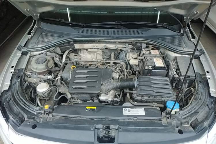 Used Volkswagen Lavida 2019 1.5L Automatic Comfort Edition China VI Standard Engine Bay
