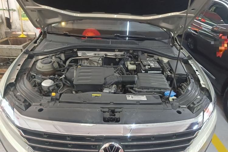 Used Volkswagen Lavida 2019 1.5L Automatic Fashion Edition China VI Engine Bay
