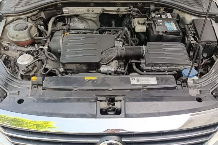 Used Volkswagen Lavida 2019 1.5L Automatic Comfort Edition China VI Standard Engine Bay