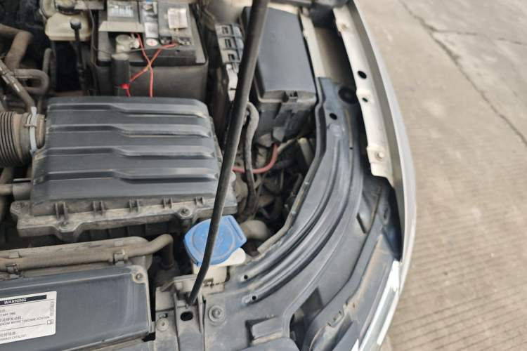 Used Volkswagen Lavida 2019 1.5L Automatic Comfort Edition China VI Standard Engine Bay Left